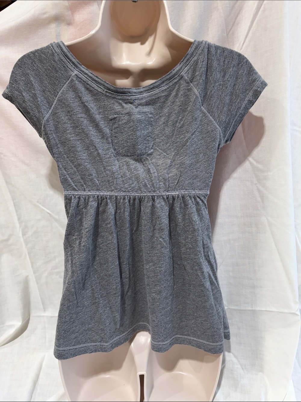 Y2K Women's Grey V-Neck Empire Waist Short Sleeve Top - Picture 3 of 3